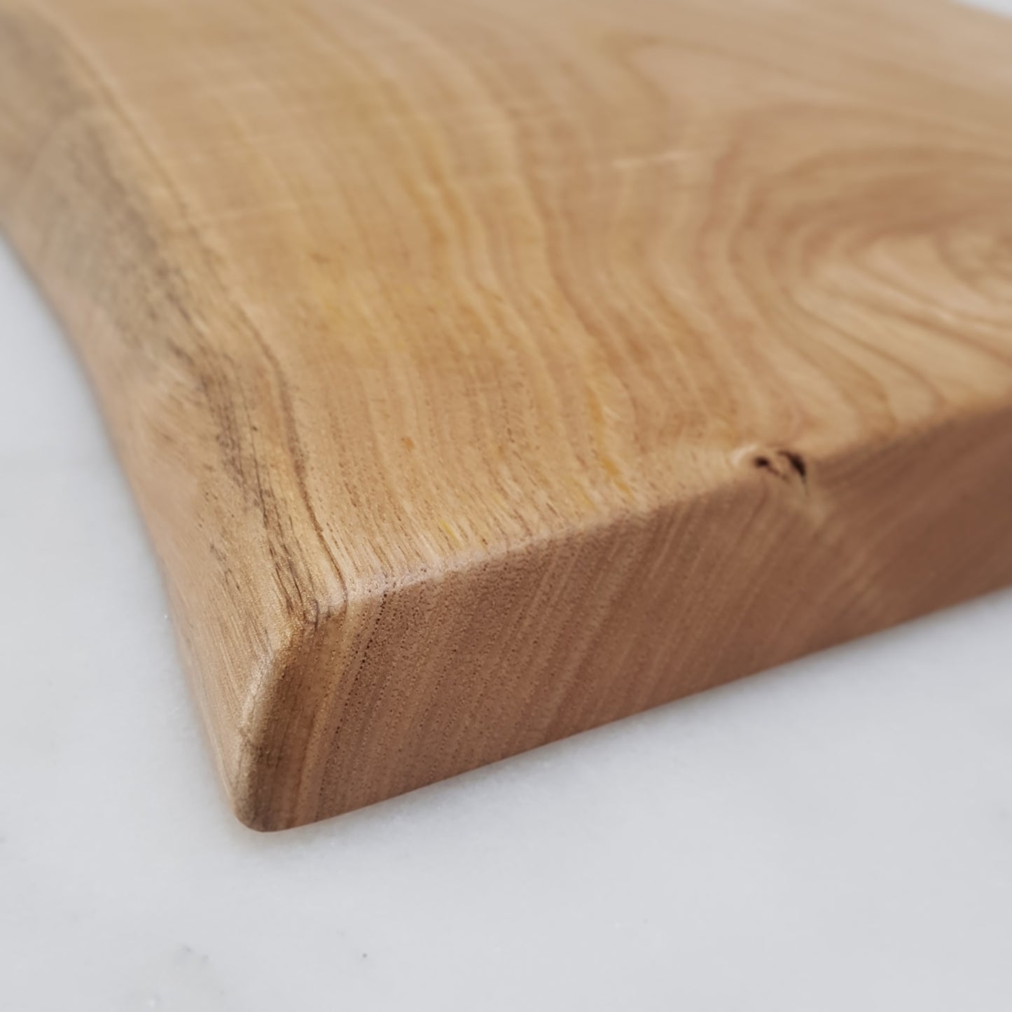 No202 Live Edge Ash Chopping Board