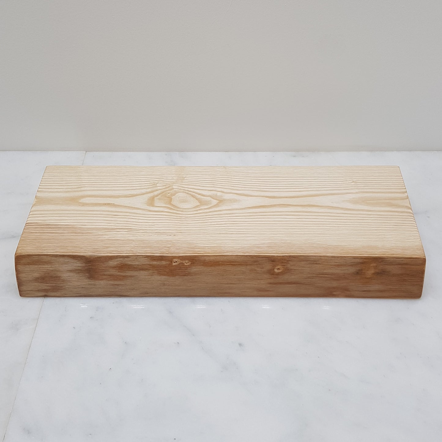 No52 Live Edge Ash Chopping Board (Large)