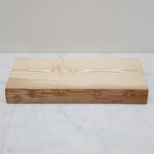 No52 Live Edge Ash Chopping Board (Large)